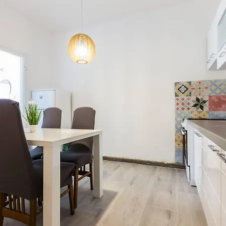 Royal G - City Centre Apartment