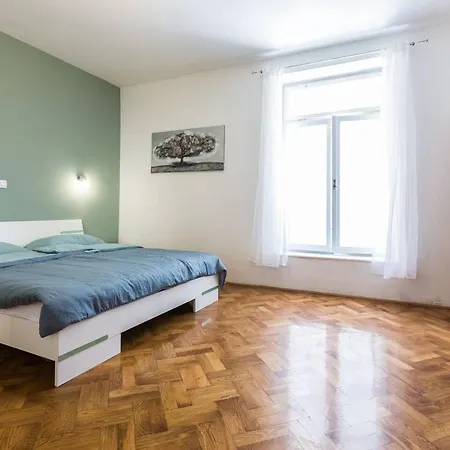 Royal G - City Centre Apartment