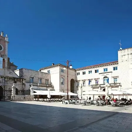 Royal G - City Centre Apartment Zadar